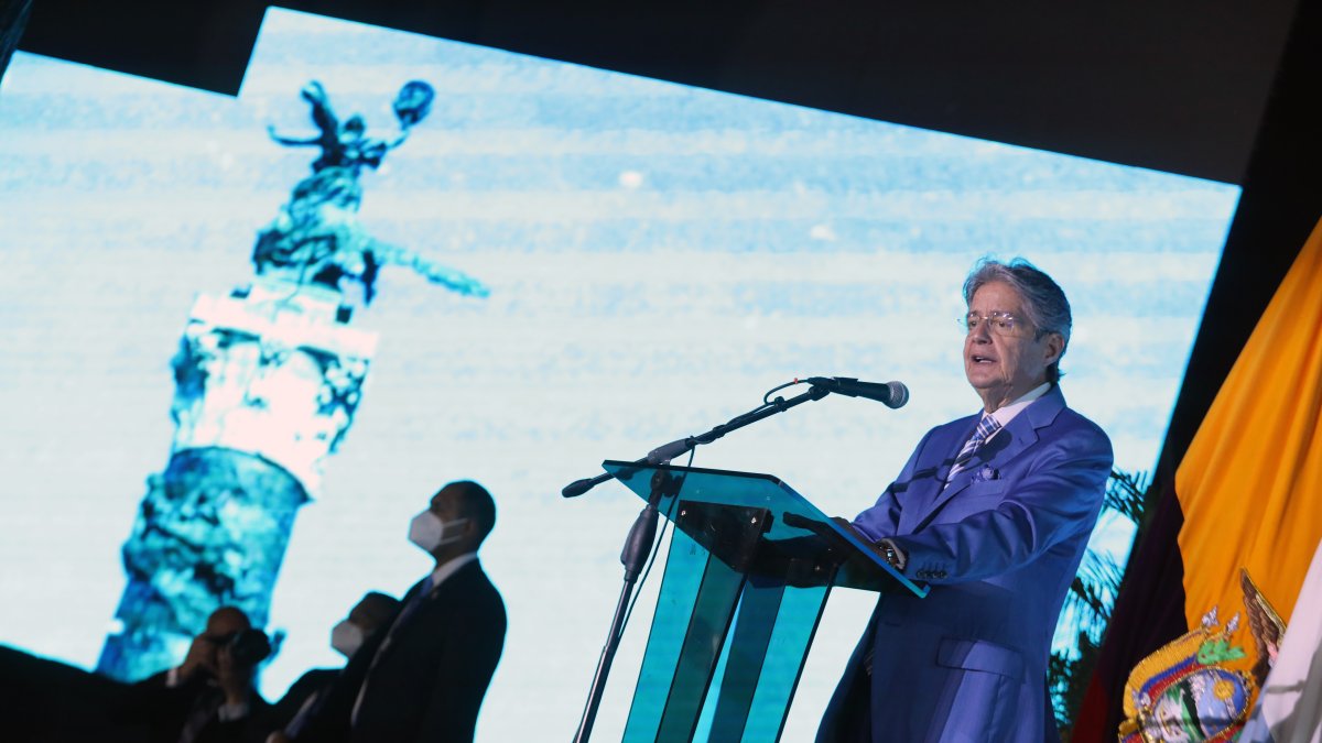 El presidente Lasso durante su discurso en el marco de la sesión solemne por los 201 años de Independencia de Guayaquil.