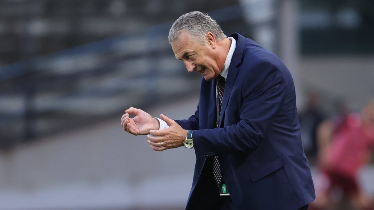 Gustavo Alfaro fue quien se llevó las críticas tras la derrota contra Venezuela en Caracas.