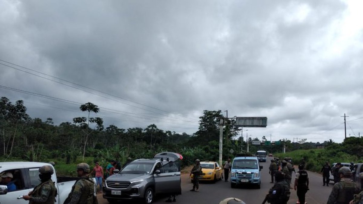 Controles. Las Fuerzas Armadas duplicaron el número de agentes en San Lorenzo a 450 efectivos, tras el ataque con explosivos del viernes 8 de octubre.