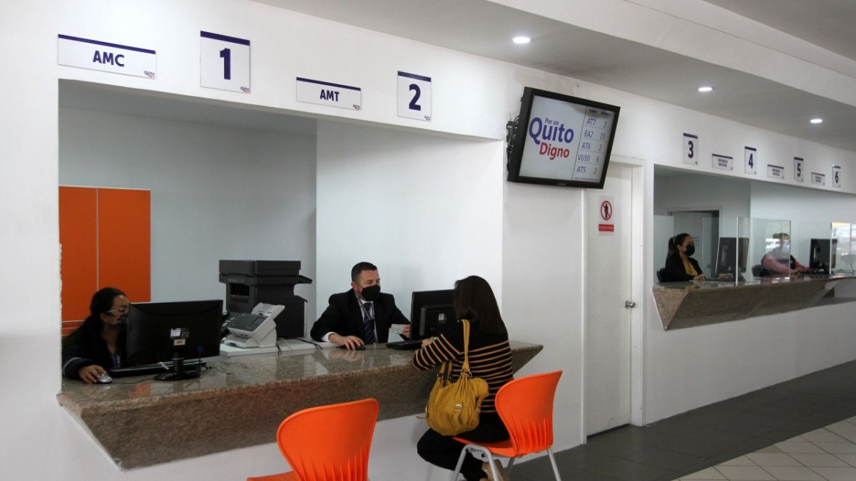 Ventanillas. El ‘mega balcón’ de servicios del Parque Bicentenario reúne a once dependencias municipales.