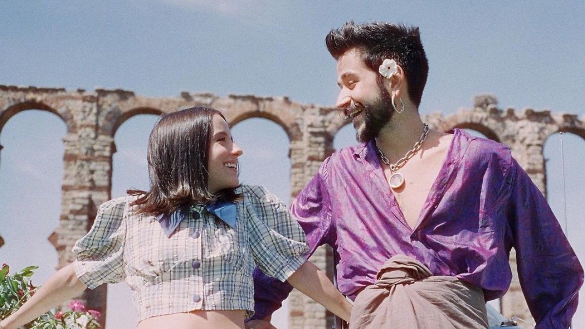 En el videoclip, dirigido por Evaluna, anuncian que van a ser papás. Además, al final de este se ven imágenes grabadas por ellos mismos cuando le dan la noticia a sus familiares y amigos cercanos.