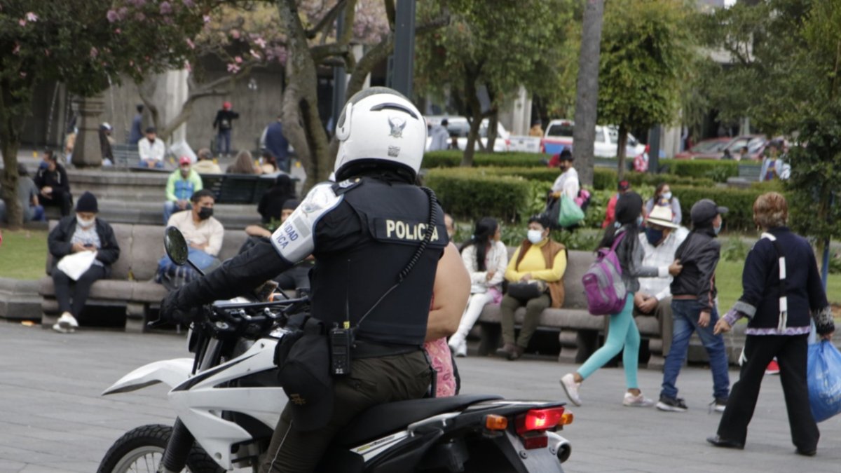 Uniformados. Los ciudadanos se sienten cada vez más inseguros, pese a los esfuerzos de la Policía Nacional.