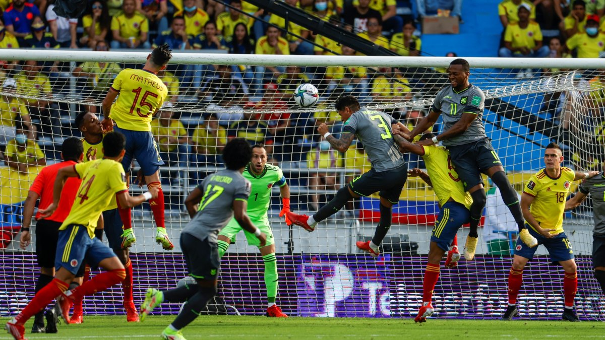 Piero Hincapié tuvo una acción bastante clara, donde casi logra convertir de cabeza.