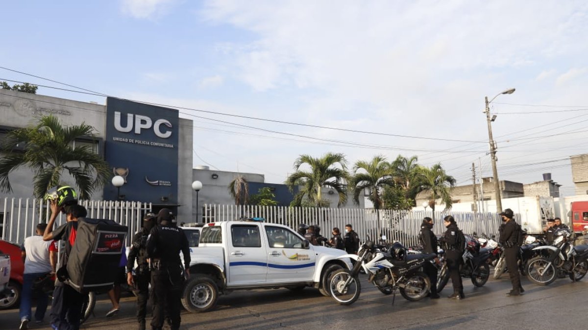 En el sitio y zonas aledañas se encuentran policías para intentar interceptar a los involucrados.