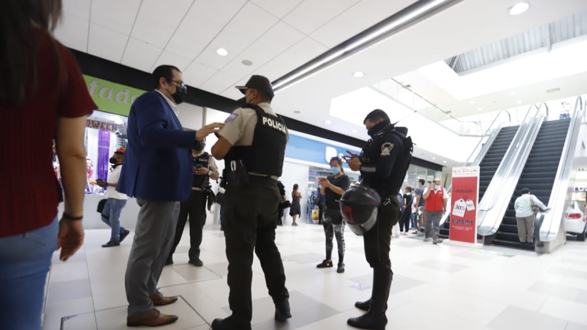 Una persona fue asaltada en el Policentro mientras hacía fila para ingresar a una entidad bancaria.