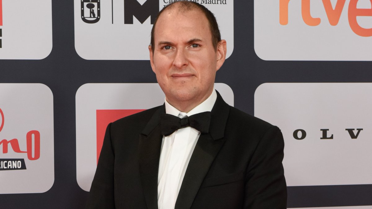 Tiene 44 años y es muy camaleónico.