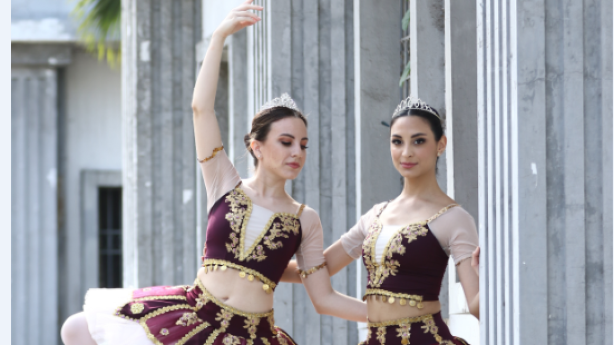 Gianina (d) se graduó como balletista y tiene título de fotógrafa profesional. Sofía (i) está próxima a culminar la carrera de Danza en la Universidad de las Artes.