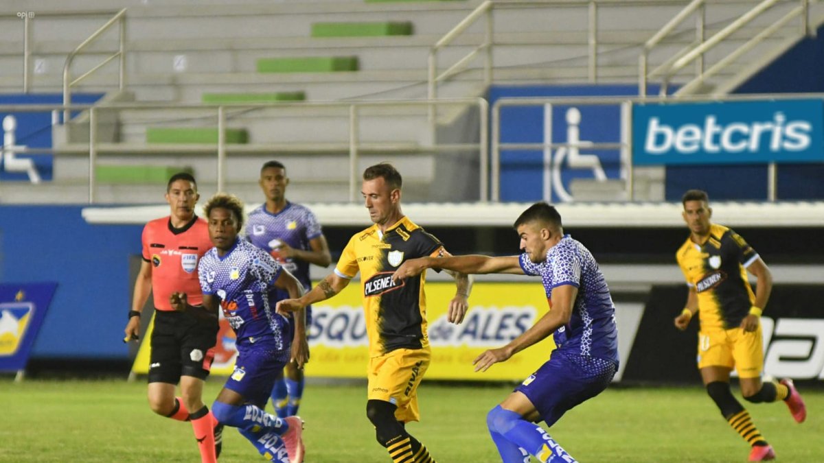 Delfín vs Barcelona