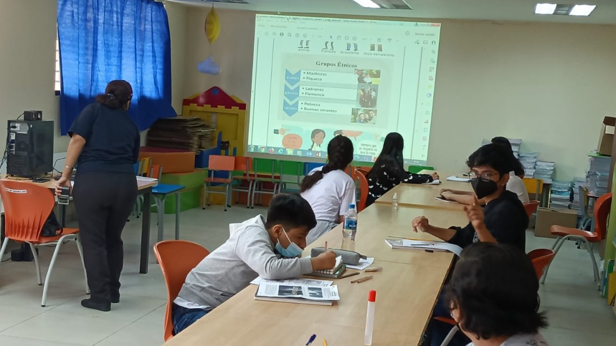 Los estudiantes de varios colegios de Guayaquil volvieron a reencontrarse con sus maestros.