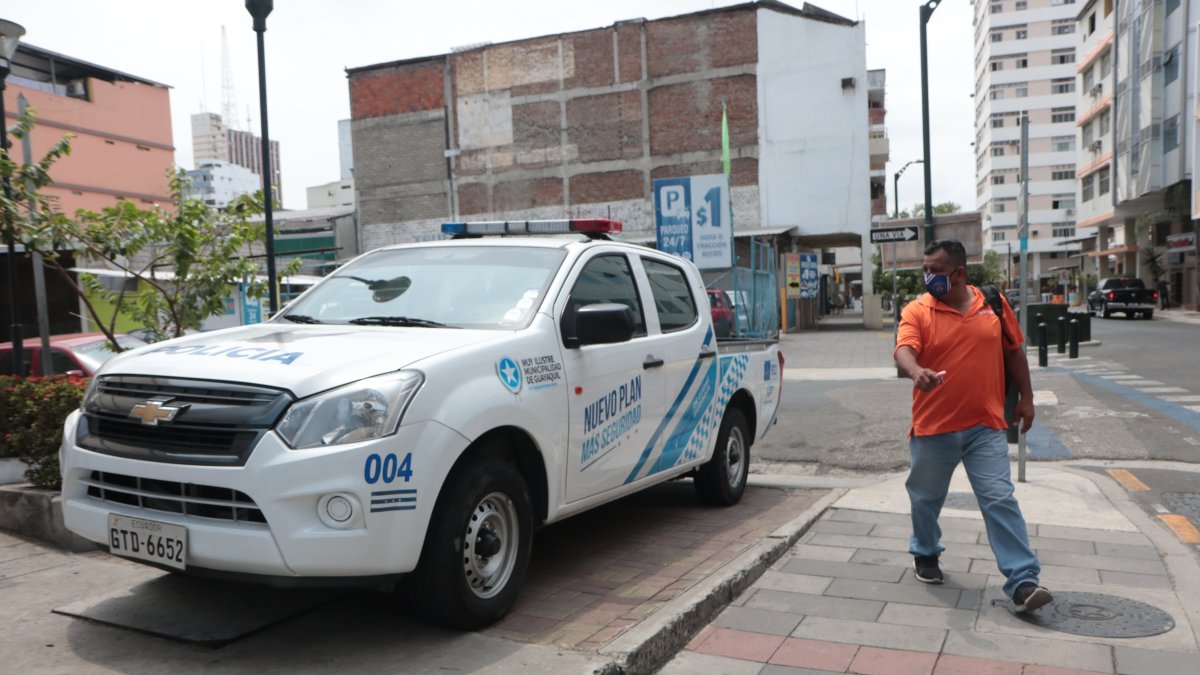 Elementos. Camionetas y motocicletas han sido entregadas por el Municipio a la Policía.