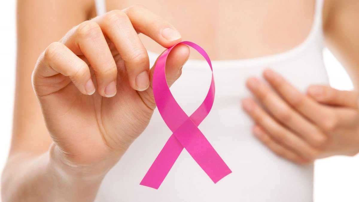 La autoexploración de los senos es un método de prevención