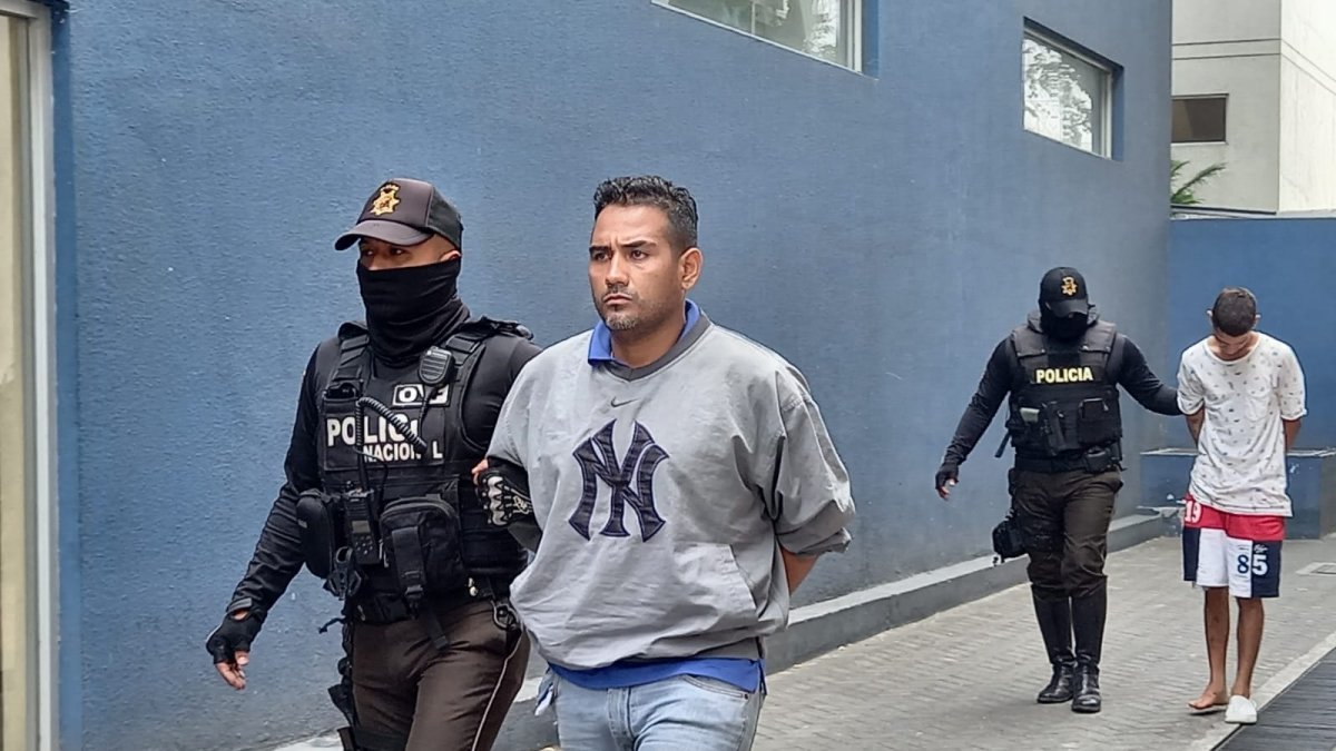 Un extranjero y dos nacionales fueron detenidos tras el asesinato de un hombre en el sur de la ciudad.