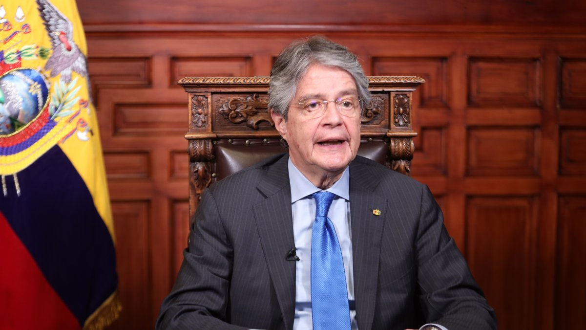 El presidente ecuatoriano, Guillermo Lasso, declaró este lunes el estado de excepción por sesenta días en todo el territorio nacional ante el auge de la delincuencia y la inseguridad.