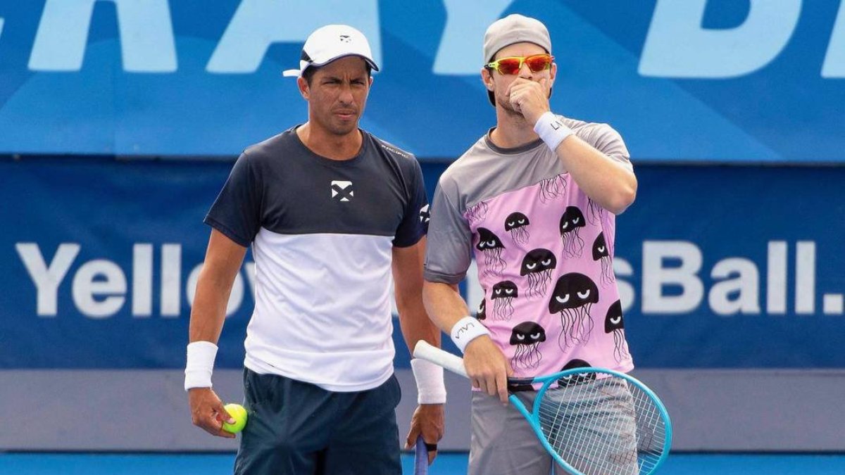 Escobar (i) y Behar jugarán hoy su sexta final de la temporada