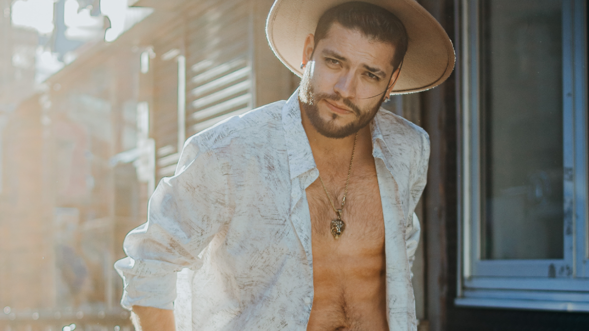 Neira tiene 26 años.