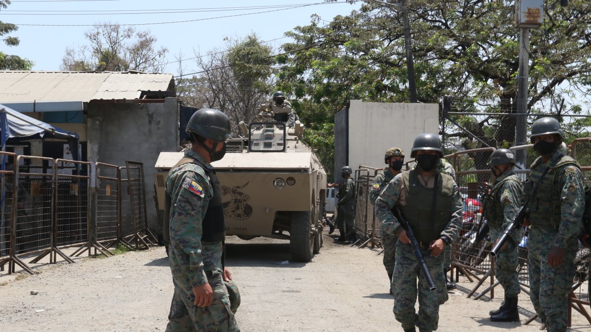 Aún los cadáveres no han sido retirados de la cárcel también conocida como Penitenciaría del Litoral donde el pasado 28 de septiembre fueron asesinados 119 reclusos.