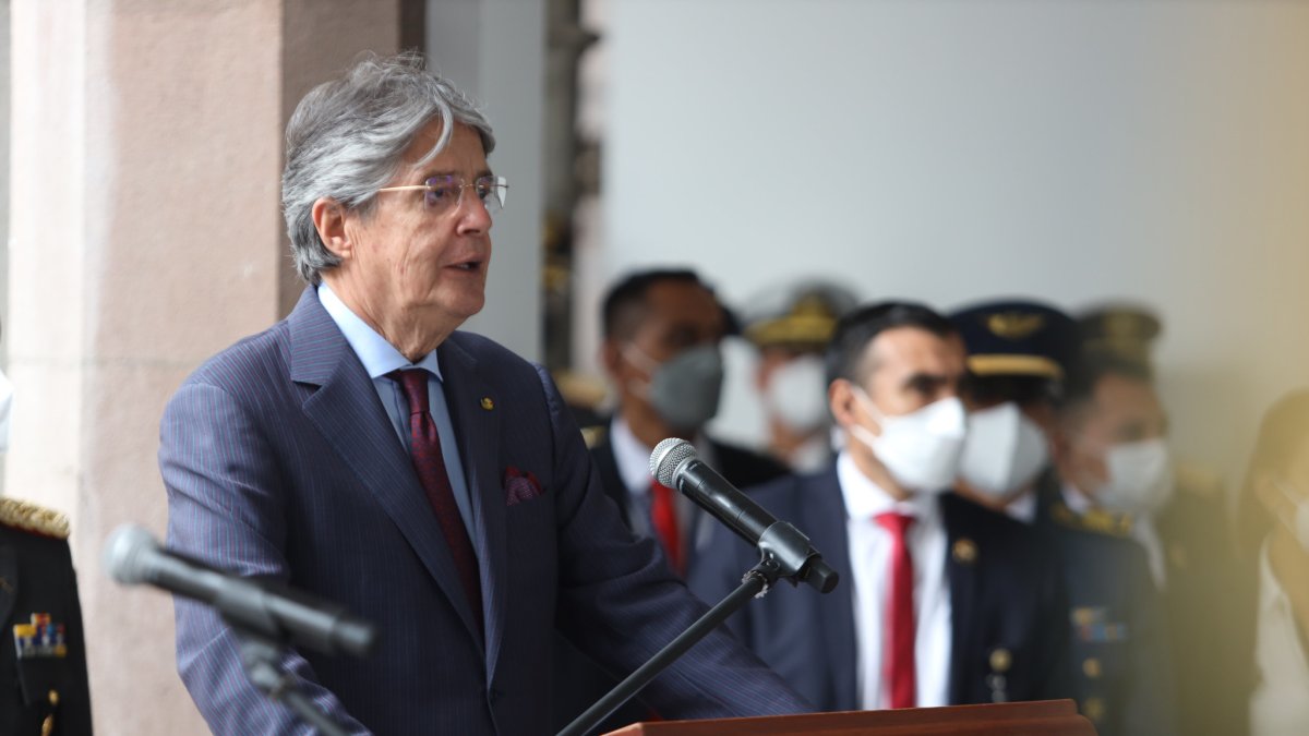 Guillermo Lasso participó el 25 de octubre en la ceremonia militar de imposición de condecoraciones 