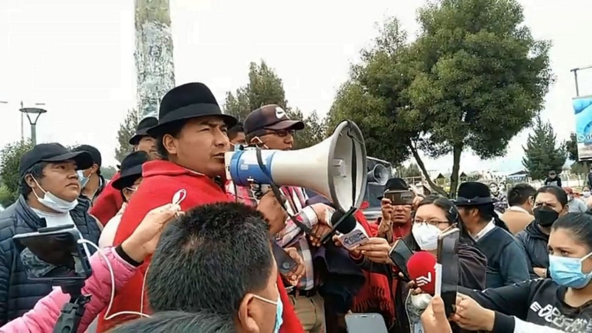 Cotopaxi. El presidente de la Conaie, Leonidas Iza, da declaraciones a las primeras horas de la movilización.