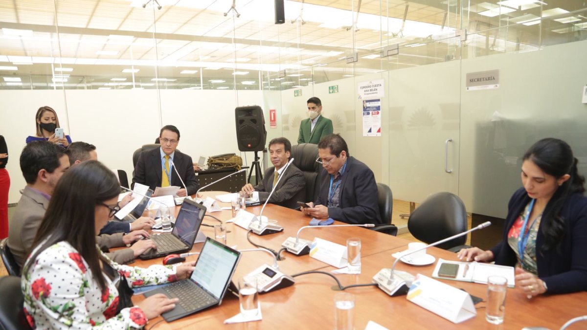 La Comisión de Fiscalización sesiona hoy, 27 de octubre de 2021, en la sede de la Asamblea.