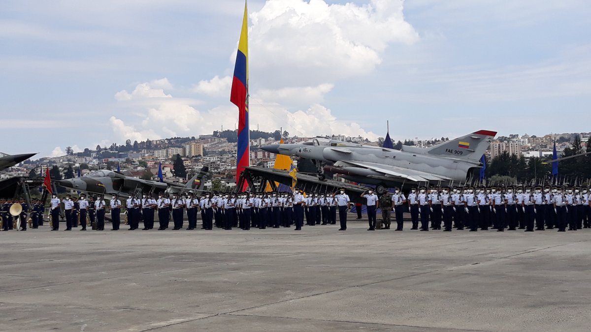 Acto. Ceremonia militar por el aniversario de la FAE.