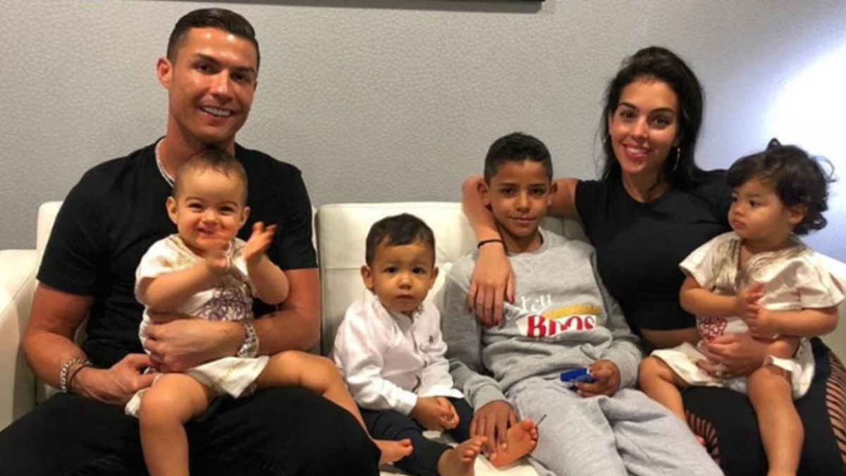 El astro portugués, es padre de 4 niños, tres de ellos los tuvo con su actual esposa