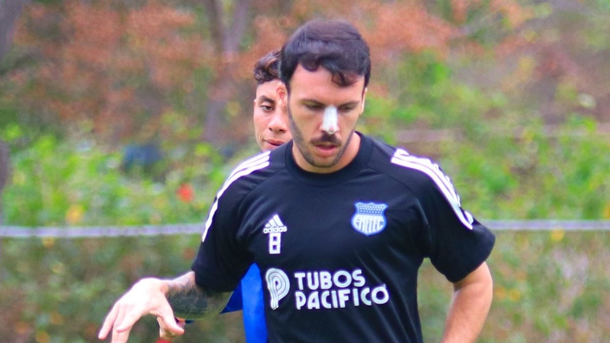El capitán de los azules, Sebastián Rodríguez, entrenó a la par de sus compañeros.