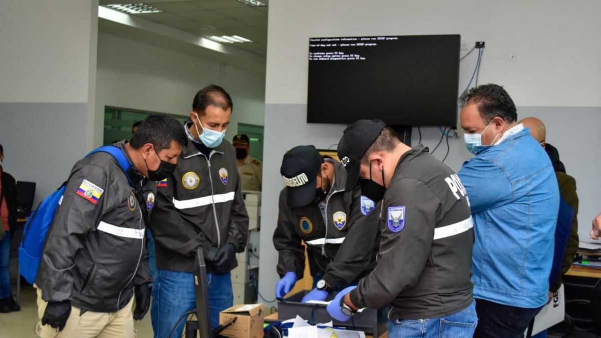 Allanamiento. El 22 de octubre pasado se registró un ciberataque al sistema de la ANT. La Policía ingresó a las instalaciones para recoger evidencias.