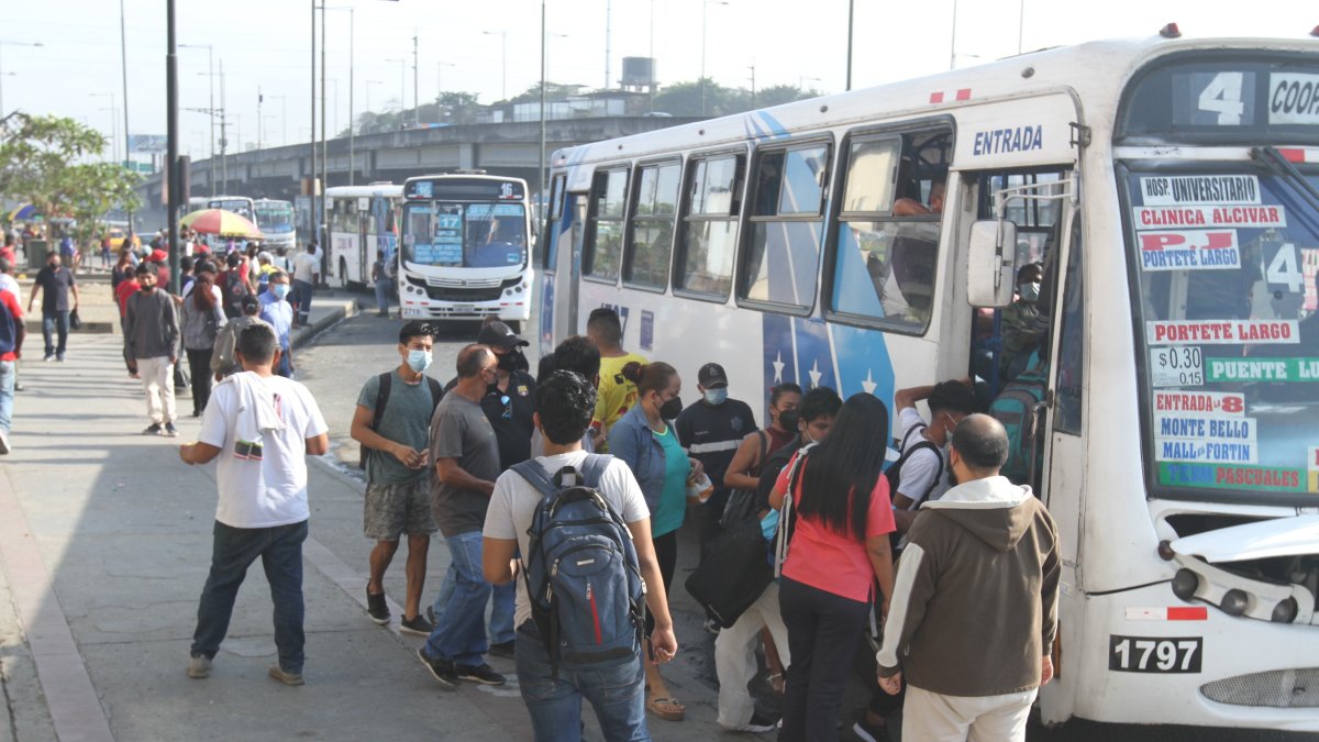 Servicio. La paralización del servicio está prohibida por ley.