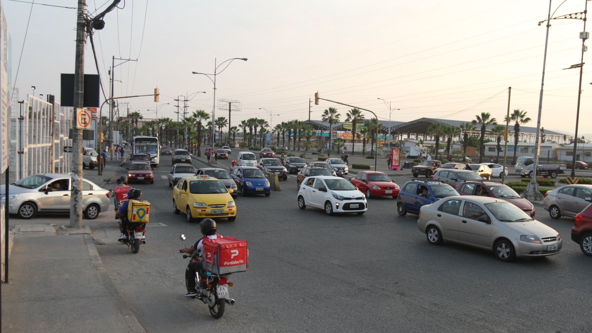 Referencial. La intersección registra, a diario, alto tráfico.