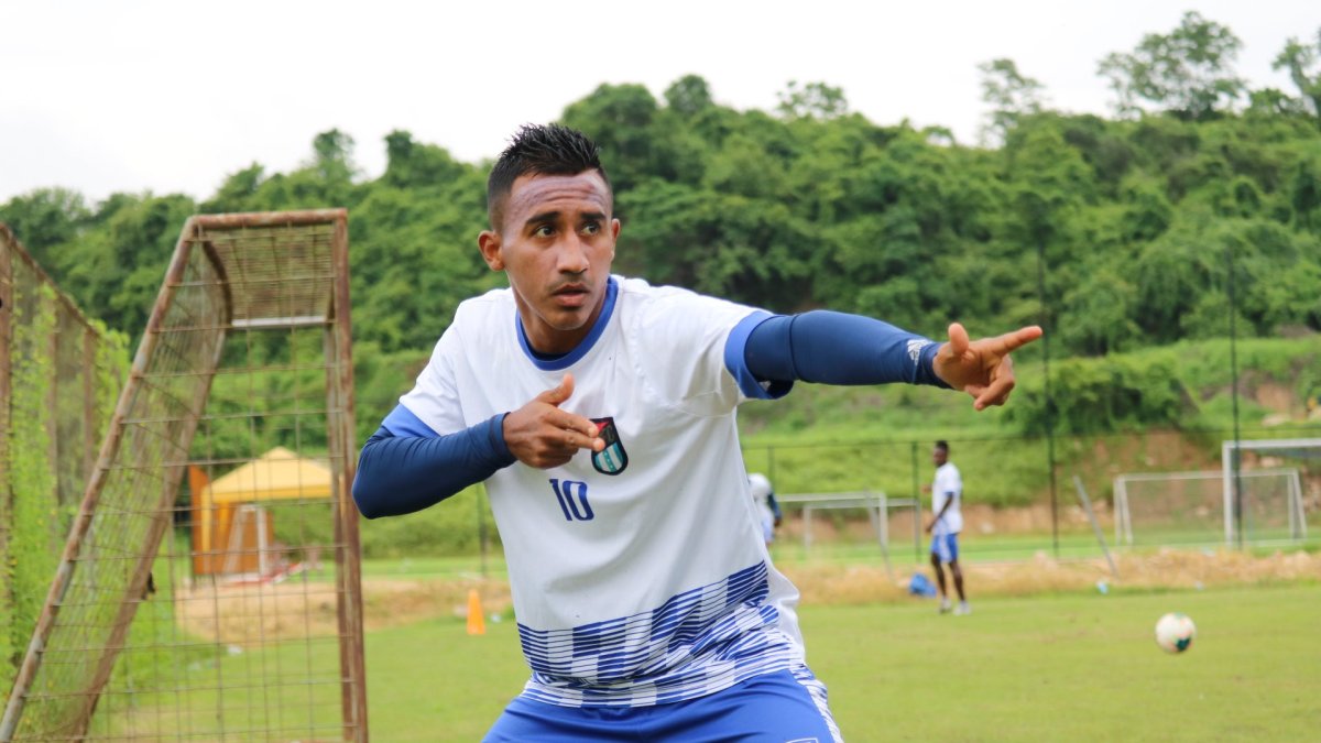 Danny Luna fue la figura de 9 de Octubre durante la primera etapa del torneo nacional.