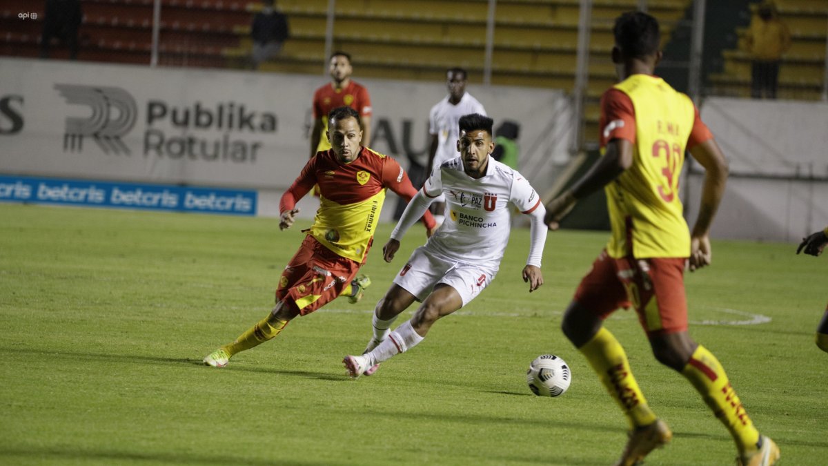 Liga de Quito no pudo concretar las opciones que generó ante Aucas en el estadio Gonzalo Pozo Ripalda.