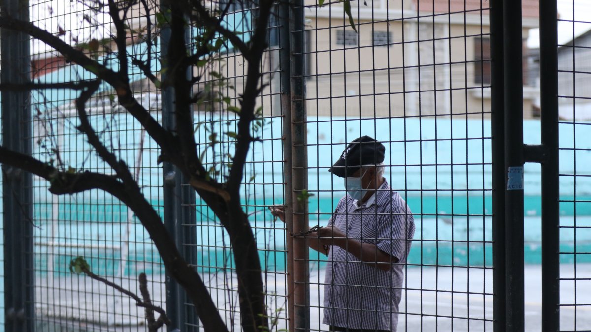 Encierro. Incluso en los parques y canchas, los moradores ponen candado para evitar que mientras juegan o hacen deporte los visiten los delincuentes.
