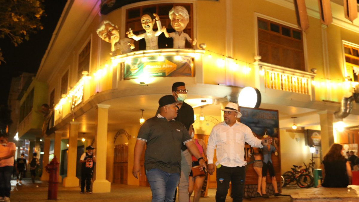 Resurgir. El tradicional bar El Colonial reabrió sus puertas tras permanecer  cerrado casi dos años. El negocio comienza a encender las noches en la zona rosa donde, además, otros locales se reactivan.