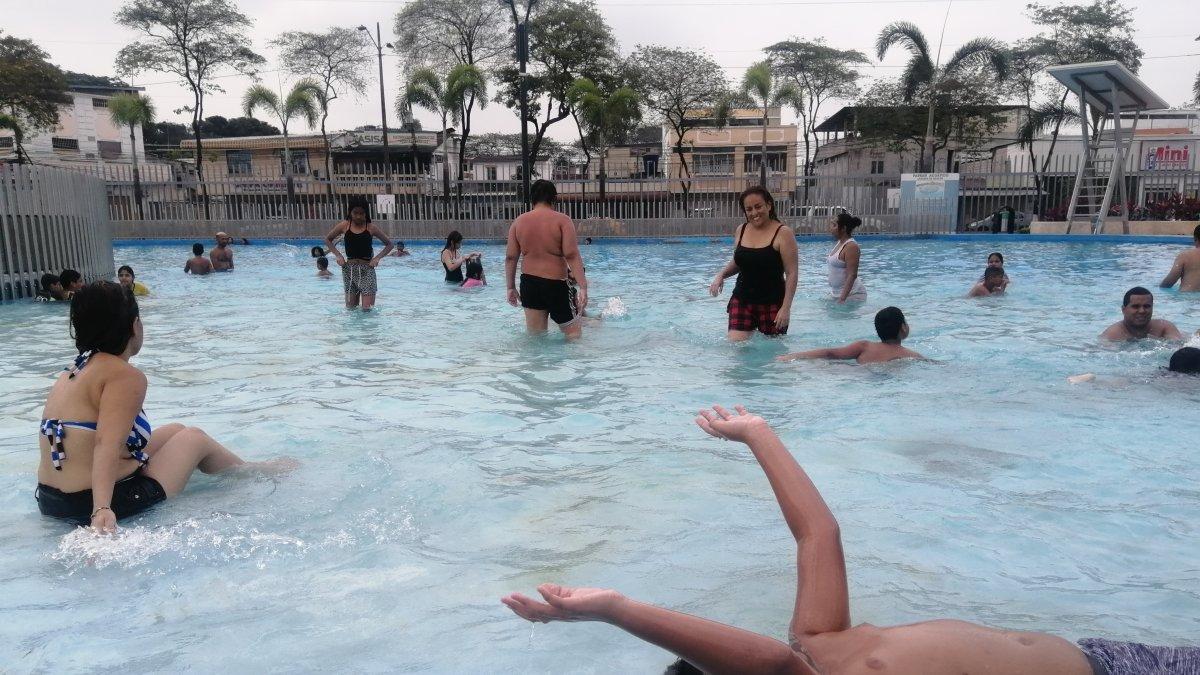 Lagunas. Los parques acuáticos de la ciudad volvieron a funcionar y los menores de edad, acompañados de sus parientes, los visitaron por varias horas.