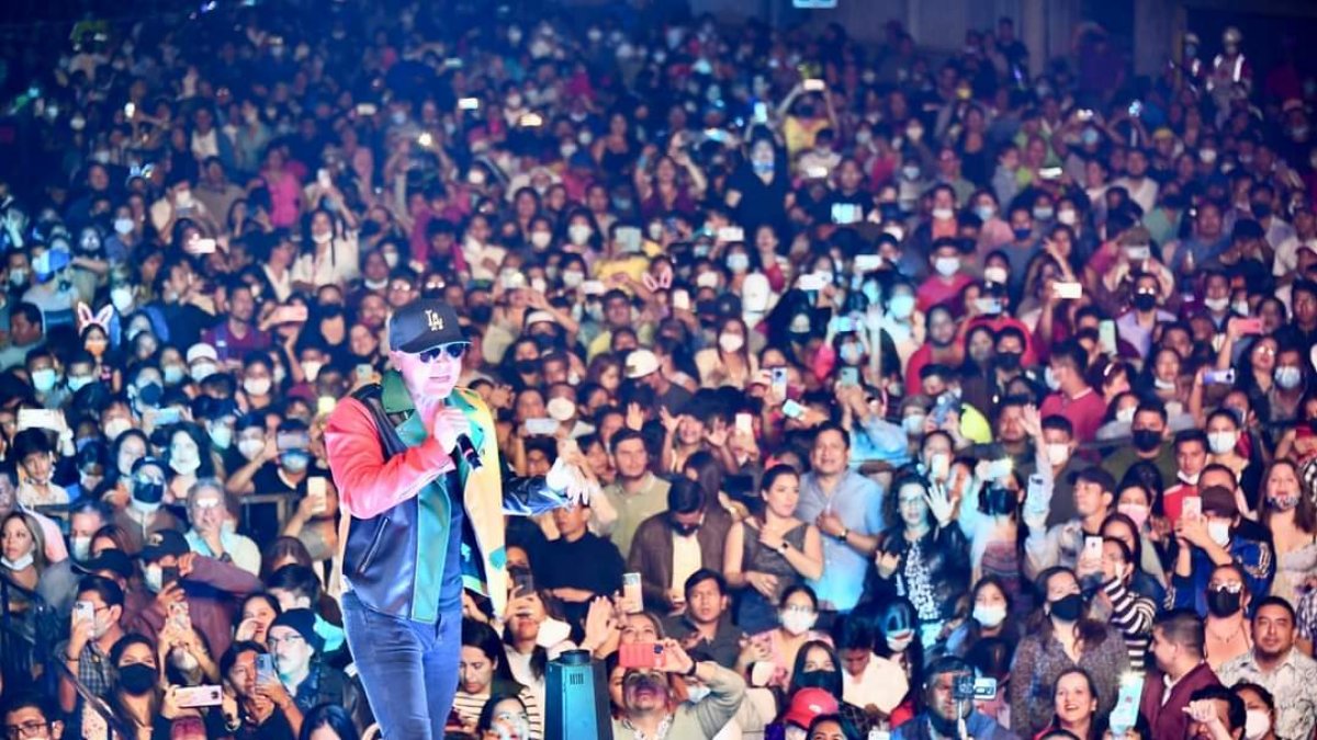 Santa Elena. Shows en vivo fueron la apuesta de algunos balnearios de la Península.