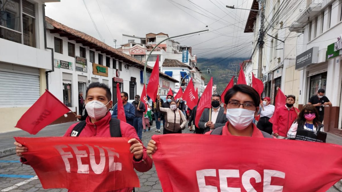 Federación de Estudiantes Universitarios del Ecuador en una marcha el 26 de octubre.
