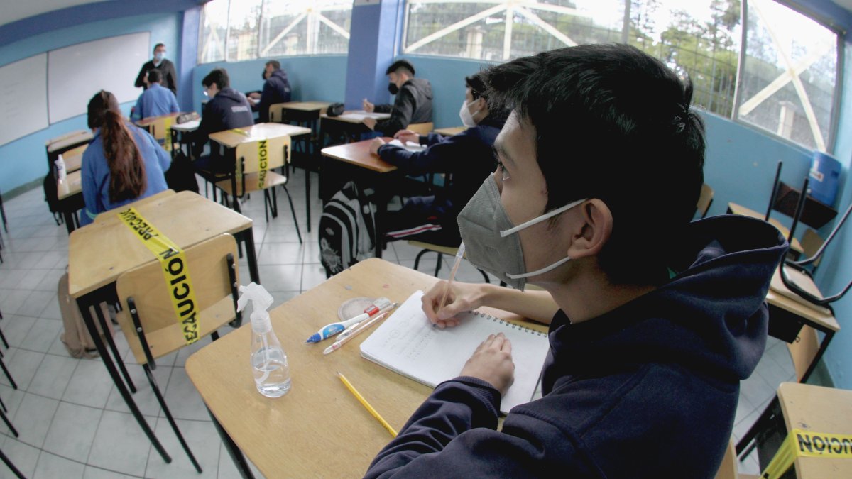 Enseñanza. Las clases presenciales permiten a los alumnos una mejor interacción con sus profesores.