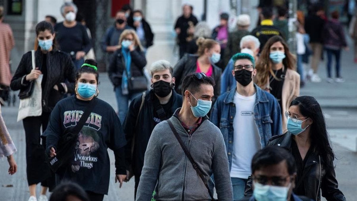 El mundo sufre una pandemia de coronavirus pero las farmacéuticas no descansan en su afán de aplacarla.