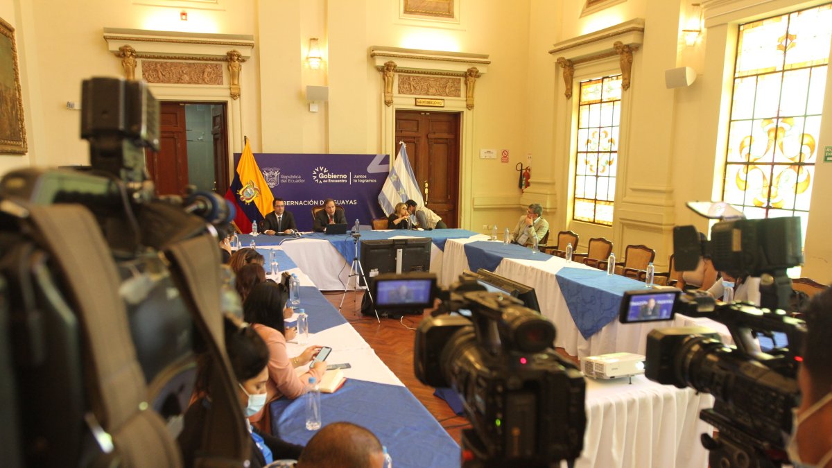 Guayaquil. El ministro Simón Cueva eligió esta ciudad para dar más detalles de las proyecciones financieras.