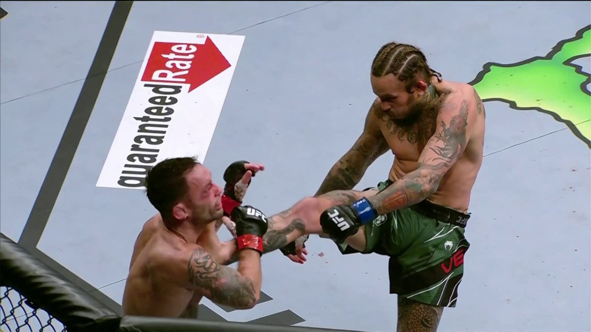 Marlons 'Chito' Vera acabó la pelea contra Edgar por nocaut tras una patada frontal.