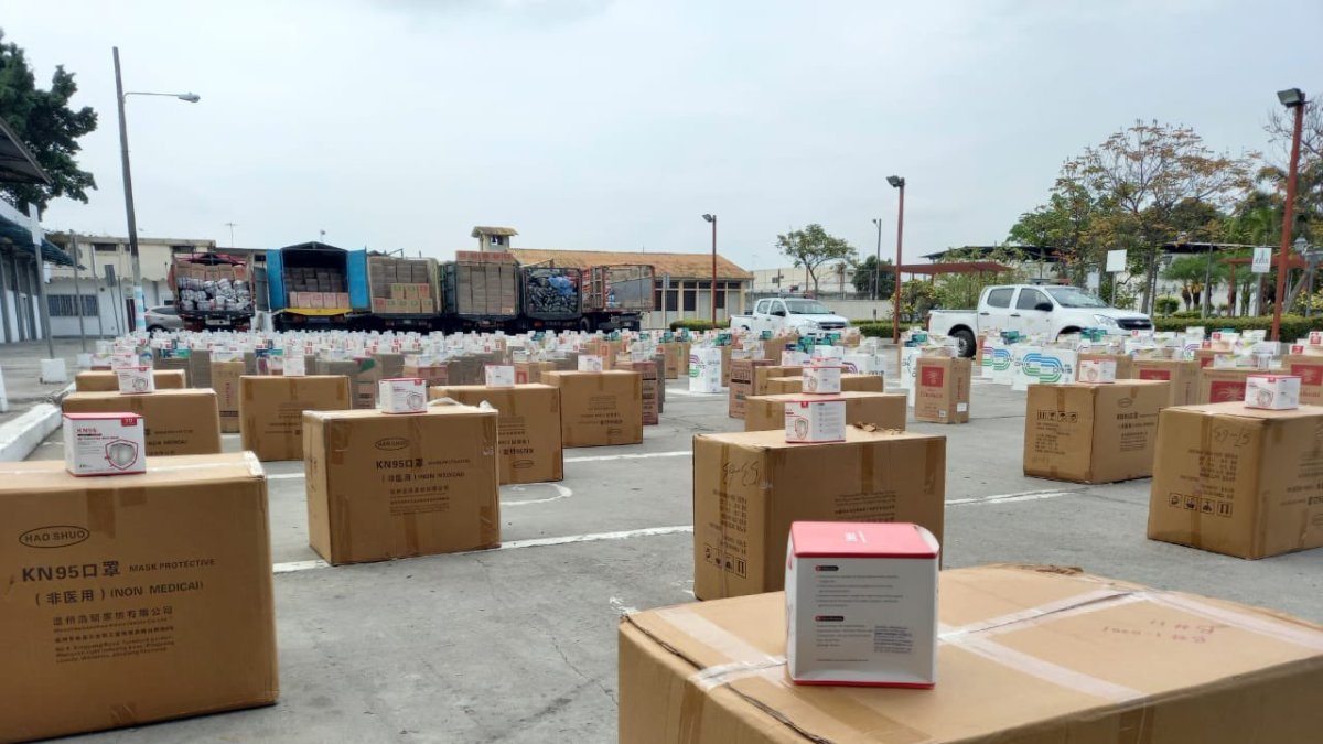 Según detalla un comunicado de la autoridad aduanera, la requisa fue el resultado del allanamiento de 16 bodegas en la población de Daule.