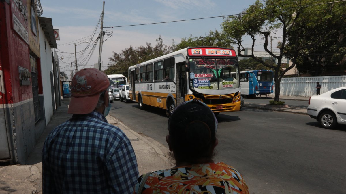 Situación. Pasajeros afirman que con el cambio les toca pagar hasta doble pasaje.