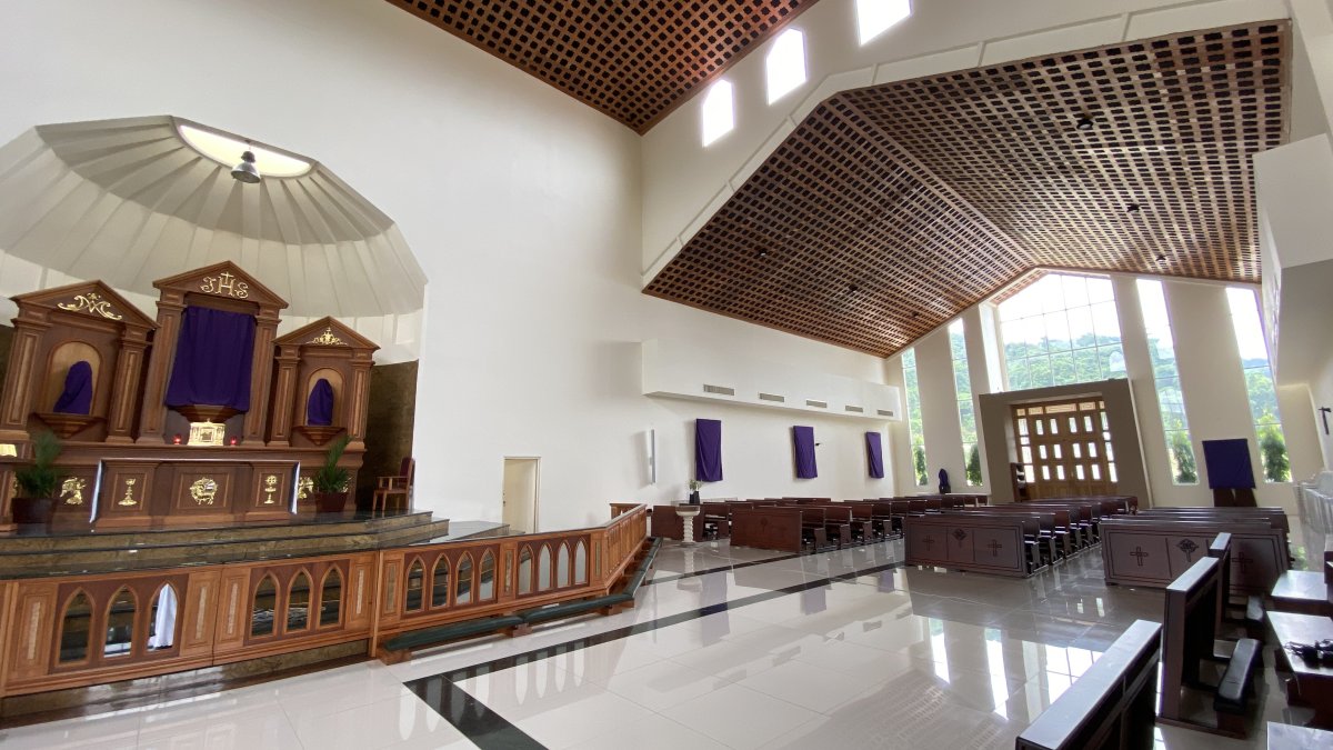 1. El templo hoy. Aunque faltan ciertas cosas, la iglesia San Alberto Magno luce imponente. Su construcción impuso una labor ardua de los párrocos que estuvieron al frente.