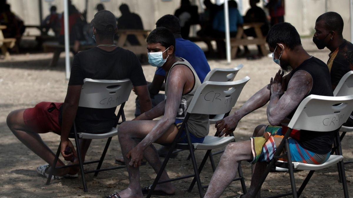 Migrantes en el albergue de San Vicente, en Metetí (Panamá), en una fotografía de archivo.