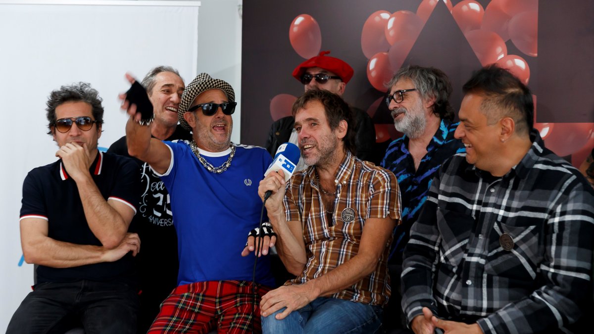 La banda argentina Los Auténticos Decadentes durante una entrevista con Efe, el 9 de noviembre de 2021, en la Ciudad de México (México).