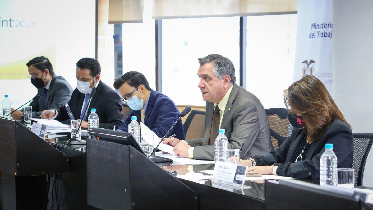 Reunión CNTS para revisar las proyecciones macroeconómicas del país.