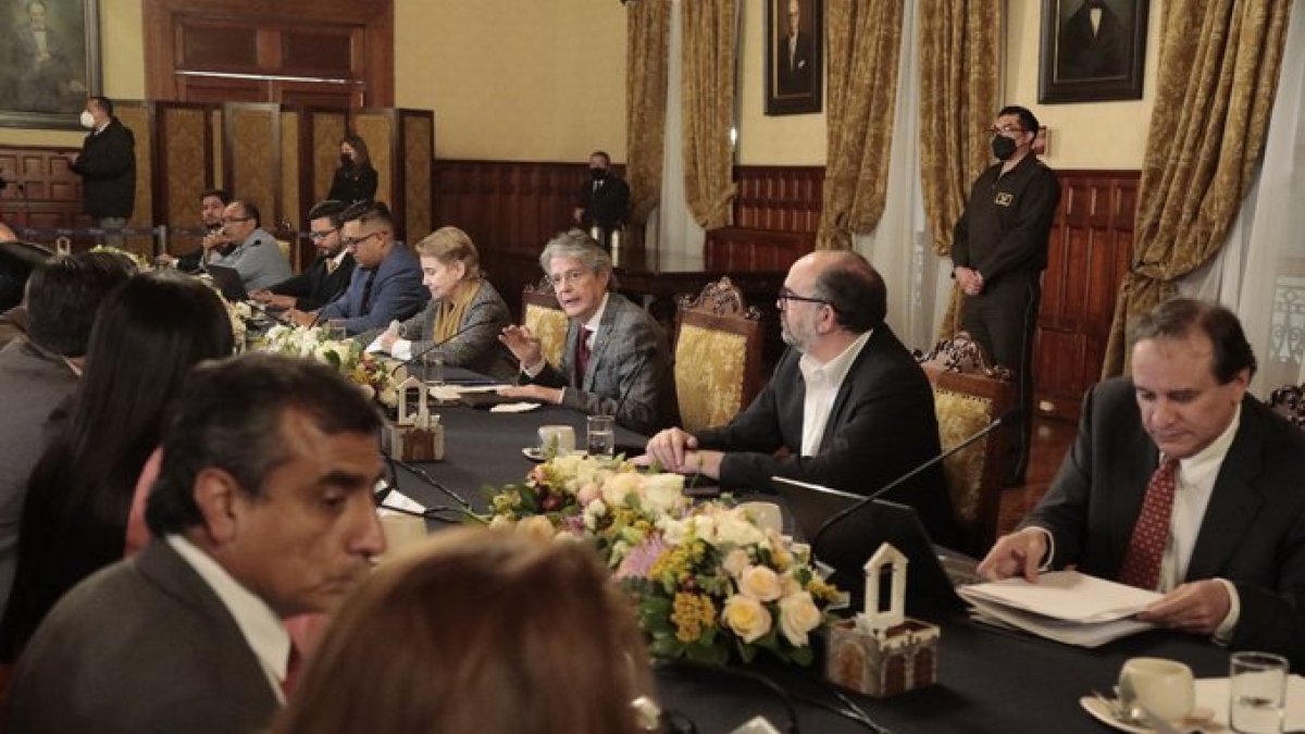 Política. Miembros de la ID, en la reunión con el presidente.