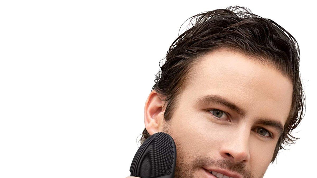 Limpiador del rostro con pulsos sónicos transdérmicos.