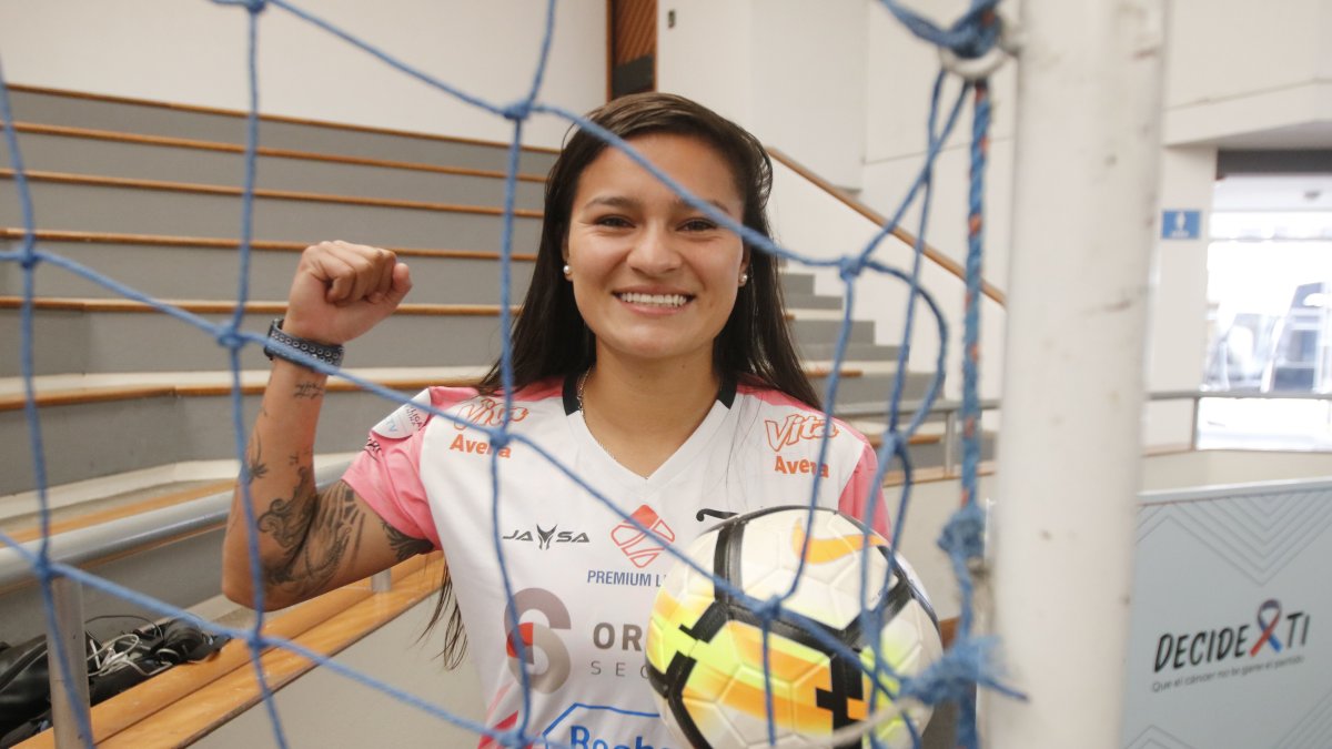 Karen Páez, de Ñañas, es la primera futbolista sudamericana en jugar en la India