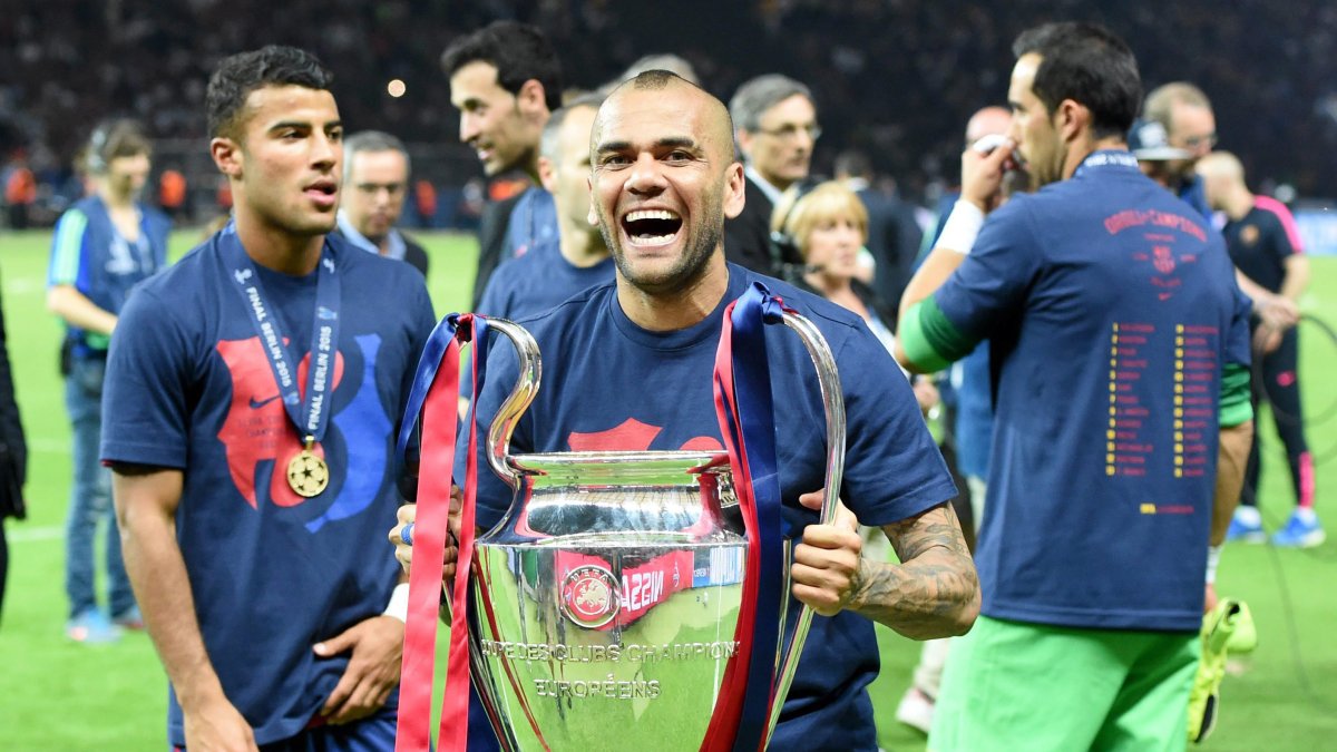 Dani Alves fue parte del histórico Barcelona ganador del sextete.